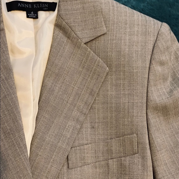 NWT Ann Klein Women’s Suit - Picture 3 of 7